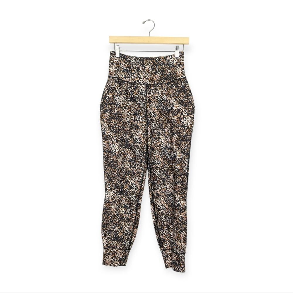 Old Navy Orange Black Active Printed Joggers Size M